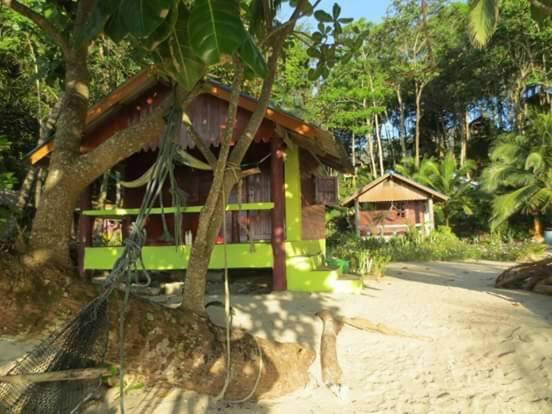 Lae Tawan Bungalow Hotel Koh Chang Ranong Exterior foto